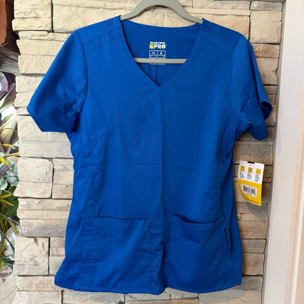 WonderWink Pro Women's 4 Pocket Scrub Top #6519 Royal Blue Small